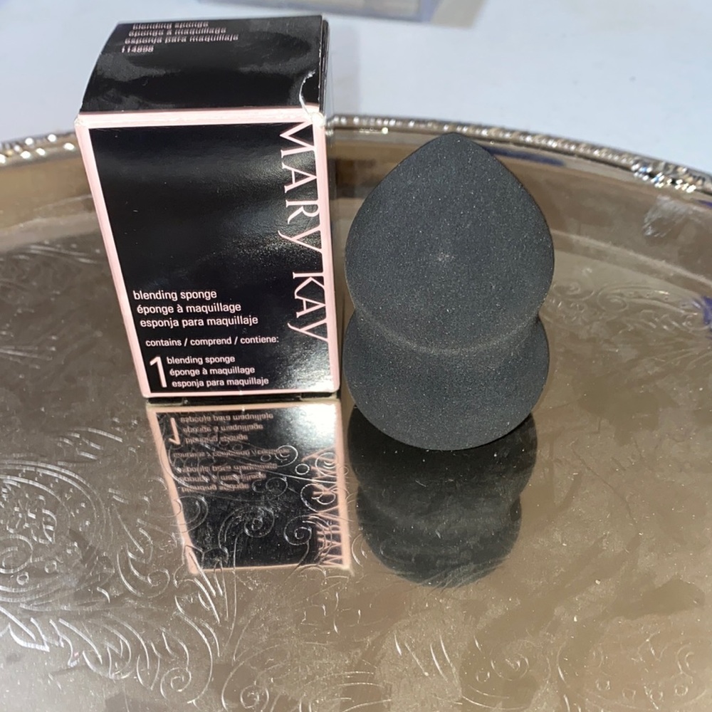 5/$25 Mary Kay Blending Sponge